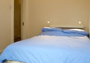 Beautiful Traditional 3 Bedroom Apartment in Edinburgh