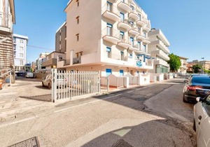 Belvilla by OYO Modern Apartment with Balcony