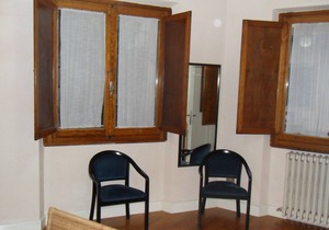 Bright apartment in the center of Florence, near the main train station