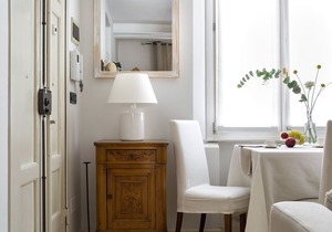 Casa Letizia ONE elegant romantic HISTORICAL CENTER TWO TOWERS