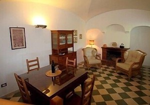 Casa Nocciola B, fully refundable with voucher*: A graceful two-story apartment surrounded by the greenery.