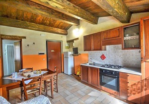 Casa Noriana B: A characteristic and welcoming apartment situated in a quiet location, surrounded by a wonderful garden, with Free WI-FI.