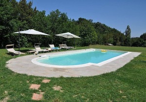 Casa Noriana B: A characteristic and welcoming apartment situated in a quiet location, surrounded by a wonderful garden, with Free WI-FI.