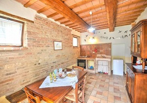 Casa Noriana F: A characteristic and welcoming apartment situated in a quiet location, surrounded by a wonderful garden, with Free WI-FI.