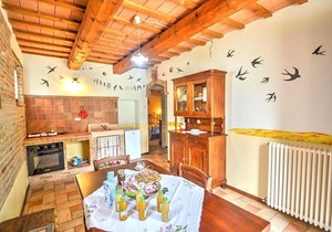 Casa Noriana F: A characteristic and welcoming apartment situated in a quiet location, surrounded by a wonderful garden, with Free WI-FI.