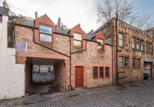 Chic Designed Themed Apartment In The Edinburgh City Centre