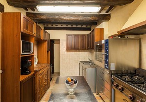 Country House in Monte San Martino with Pool