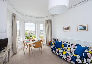 Edinburgh Home with a View