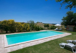 Farmhouse in Tuscany near Siena's Charm