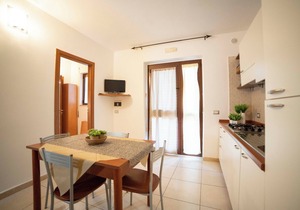 Ferienwohnung ulivo mit Pool und Privatstrand