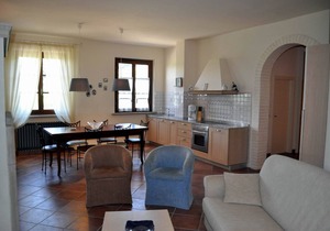 Flat in Iano,covered terrace, A/C, village walking distance,Wi-Fi,pool, sleeps 8