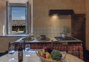Historic Holding with wonderful swimming pool near Siena, Tuscany, Italy