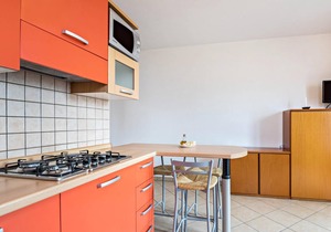 Holiday Apartment with Wi-Fi, Air Conditioning, Pool and Garden; Garage Available; Pets Allowed