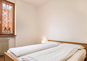 Holiday Apartment with Wi-Fi, Air Conditioning, Pool and Garden; Garage Available; Pets Allowed