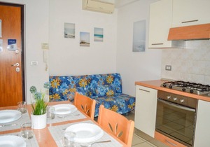 Holiday Rendez Vous 29 - Second floor apartment with side sea view