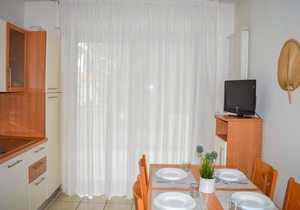Holiday Rendez Vous 29 - Second floor apartment with side sea view