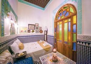 Ideally located in the heart of Fez, this historic building built in 1350