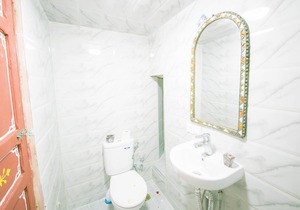 Ideally located in the heart of Fez, this historic building built in 1350
