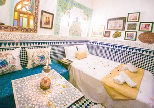 Ideally located in the heart of Fez, this historic building built in 1350