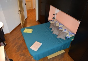 LILYROOM TWO double room with shared bathroom with Lilyroom ONE