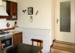 Lovely apartment for 3 people with WIFI, pool, A/C, TV, patio and pets allowed