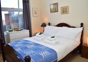 Lovely traditional 1BR, 10 minutes to Princes St.