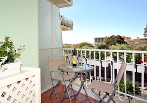 Luxury apartment in Sorrento center, Wi-Fi, AC, breakfast, garage