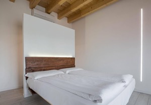 Modern Holiday Apartment with Wi-Fi, Air Conditioning, Pool, Lake View & Balcony; Garage Available, Pets Allowed