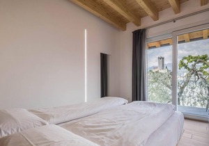 Modern Holiday Apartment with Wi-Fi, Air Conditioning, Pool, Lake View & Balcony; Garage Available, Pets Allowed