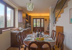 Nice apartment in villa for 6 people with pool, WIFI, TV, terrace, pets allowed and panoramic view