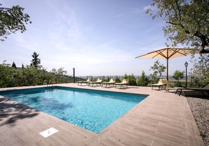 Panoramic-view Villa in Tuscany with Private Swimming Pool