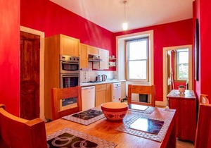 Pass the Keys Beautiful and Bright Georgian Style Morningside Apartment
