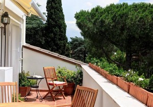 Piccolomini San Peter Terrace Flat