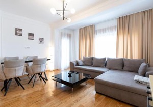 President Apartman 8