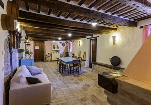 Pretty Holiday Home with Terrace in Monte San Martino Italy