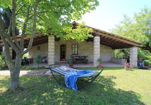 Pretty Holiday Home in Acqualagna with Swimming Pool