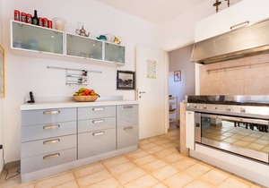 Putzu Idu 10 meters from the beach with 4 rooms and garden for 10 people. Wifi