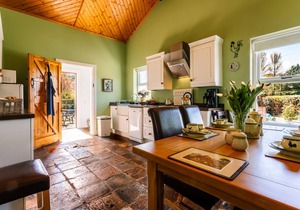 Self-Catering Holiday Cottages close to Belfast and Airports