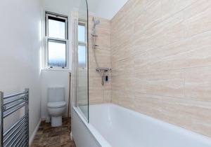 Spacious and Bright Polworth Flat