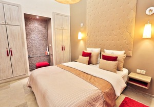 Stay in the Heart of the City, Superior Room People Yacout