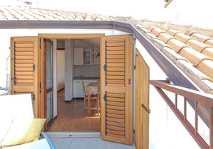 Stay in this cozy apartment with balcony and just 250 meters from the beaches of Porto Sangiorgio.