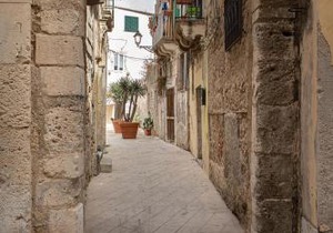 Studio Dione 130 by Wonderful Italy