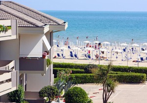 Studio Green Marine- Palme- Ismare-12 by Interhome