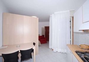 Studio seafront with sea views