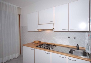 Studio seafront with sea views