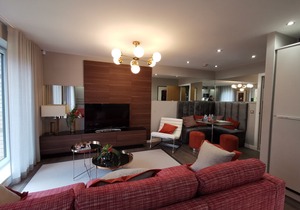 Stylish 2 Bed Flat, walk to Royal Mile &Princes St
