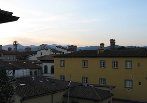 THE TERRACE BETWEEN THE TOWERS