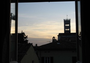 THE TERRACE BETWEEN THE TOWERS