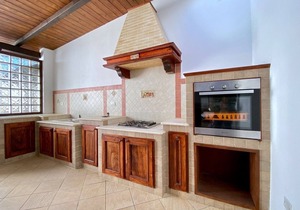 Villa Francesca with Pool, Wi-Fi, Terrace & Garden