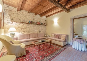 Walk in a beautiful park, along a tree-lined avenue and through an Italian garden and past a long st